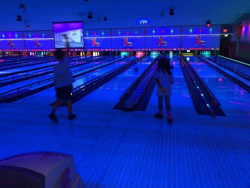 EnrichmentStep's tweet photo. Our final camp trip of the 2019 summer!! 🎳🎳 #bowling #MakingMemories #WEareCHPS https://t.co/LuA4NVuKwE