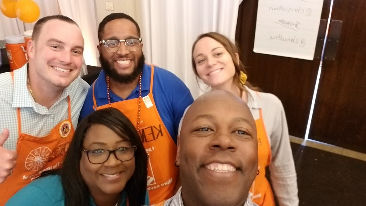 CoreyHankins6's tweet photo. Enjoying the moment! #6313 #worksafeworksmart https://t.co/koWR13xBhE