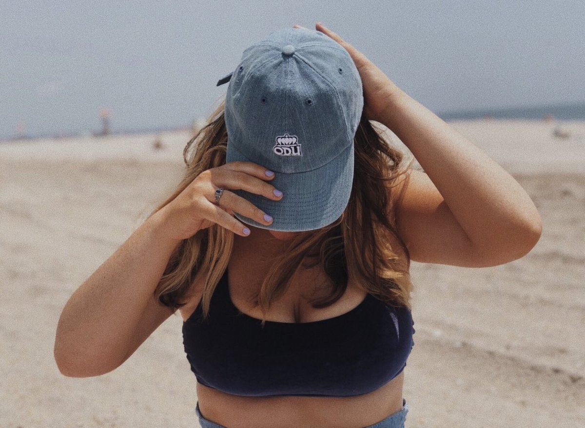 3mmamc3's tweet photo. my 4 personalities: VSCO, instagram, facebook, and twitter https://t.co/83mFPdUkFW
