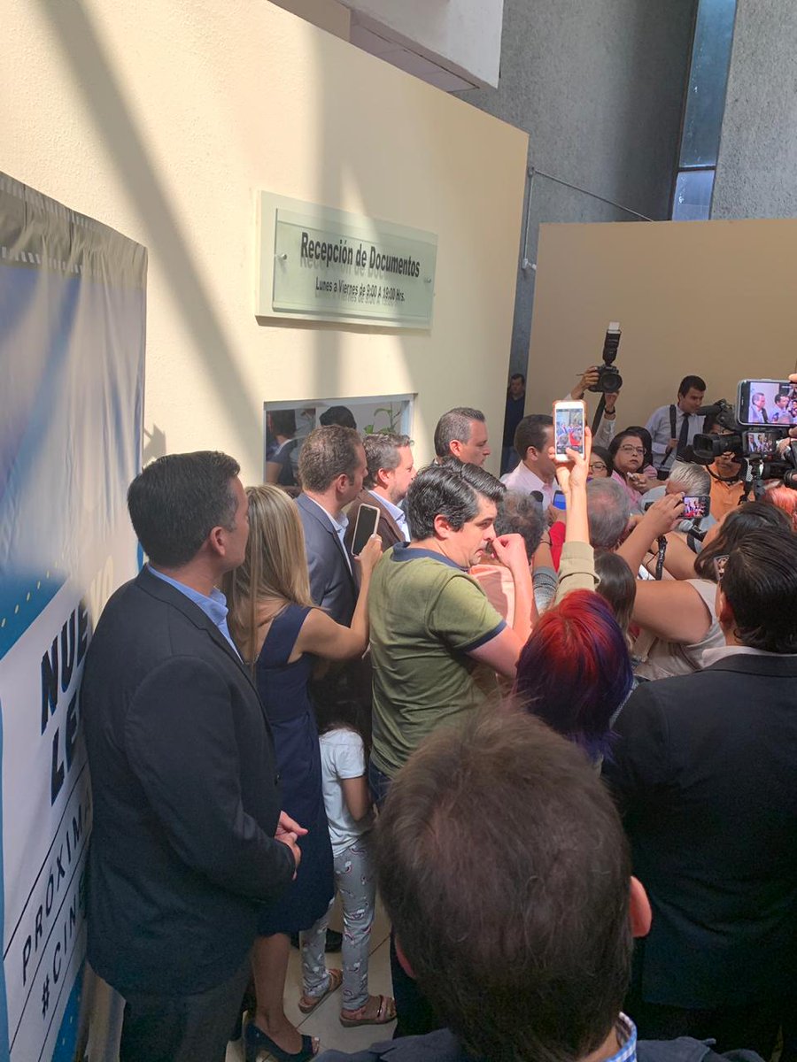 mty_mimec's tweet photo. ¡Se ha hecho historia! La mañana de hoy presentamos la iniciativa de la ley que impulsará el #cineregio en el #CongresodelEstado. ¡Es hora de fortalecer la #industria #creativa! #somosmimec @6ab0 @imagyx https://t.co/qMfPGk1Y4F