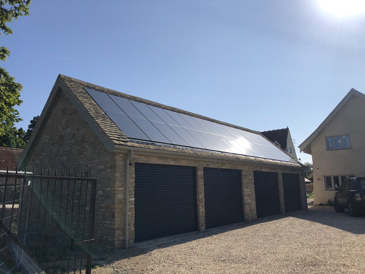 nextgenrenew's tweet photo. Stunning #viridian roof integrated solar pv we recently installed on a new garage #ngre https://t.co/jgwLR6hF2q