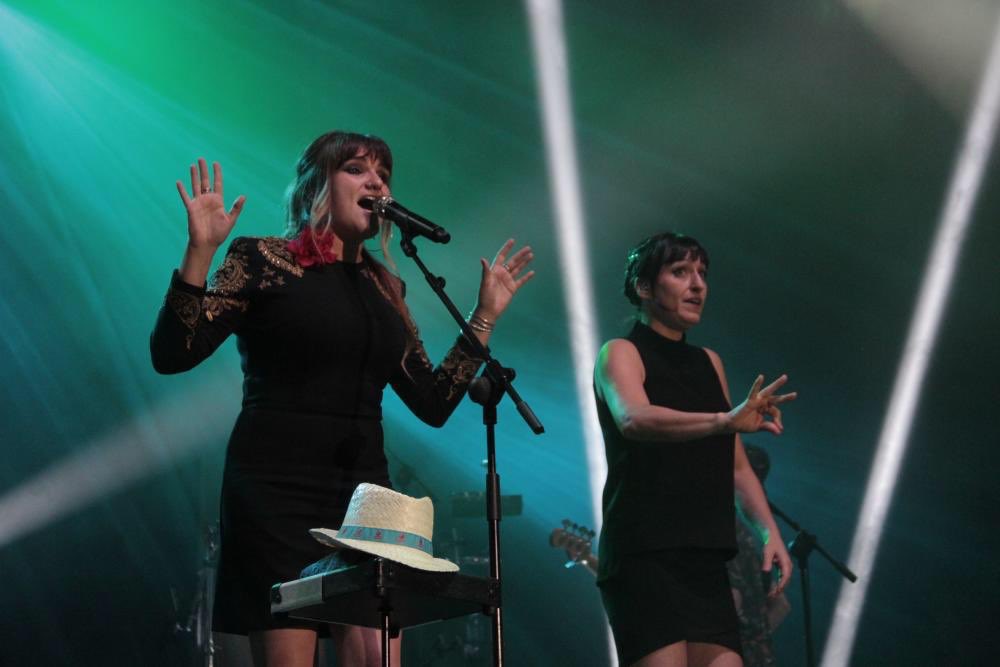 RozalenMusic's tweet photo. Creo que anoche vivimos uno de los conciertos más bonitos de este año... 😭❤️😭
IMPRESIONANTE!!!!!
Gracias Pontevedra 🙏
Qué bien me sienta Galicia... Qué bien... https://t.co/RtS4DVhF6k