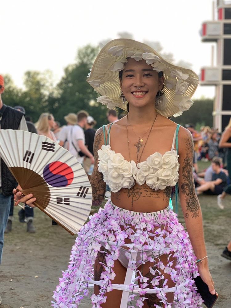 magicallychloe's tweet photo. Dekmantel festival in Amsterdam.
#dekmantel #dekmantelfestival #festival #festivals #festivalfashion #festivaloutfit #techno #technogirl #amsterdam #netherlands #travel #travelgram #traveltheworld #koreanraver #traveler #travelersnotebook #rave #raver #happiness #love https://t.co/dfdrhWdvXM