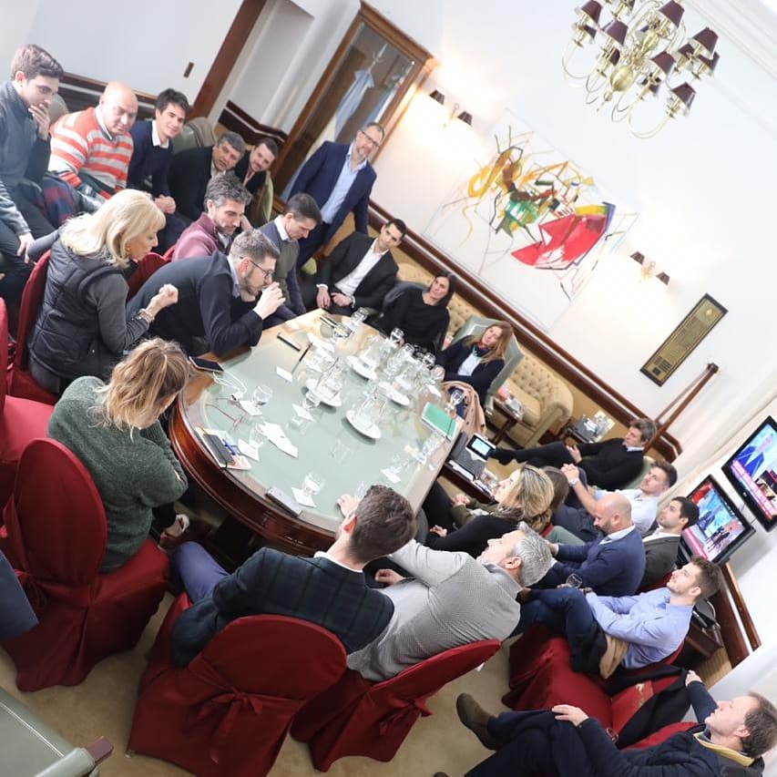 Como tantas otras veces, nos volvimos a reunir en equipo para seguir trabajando por la Provincia de Buenos Aires. Con el mismo compromiso de siempre, renovando las energías y, sobre todo, atendiendo al mensaje de todos los bonaerenses ¡¡¡Más juntos que nunca!!!