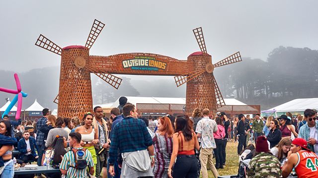 JMeinerth's tweet photo. Foggy Saturday at @outsidelands https://t.co/SdvtrAz54k https://t.co/4c1Wv7Wfjz