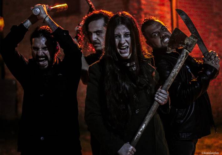 Eve Desire: vocalista lança vídeos para ajudar cantoras do metal
Coletânea Roadie Metal Vol.12 oficialmente lançada em todas as plataformas de Streaming
Torture Squad: convoca fãs para escolherem músicas que estarão na inédita coletânea da banda
arisemetalblogzine.blogspot.com/2019/08/notici…