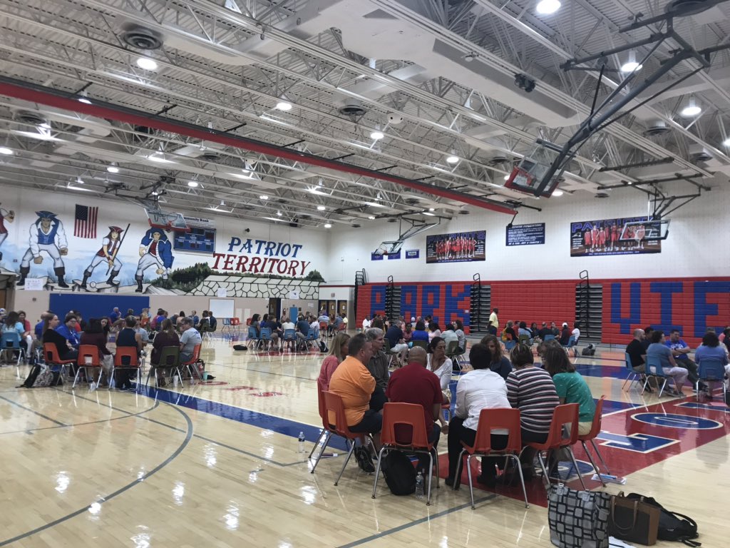 weziRthindwa's tweet photo. First day back with staff. Using restorative practice circles to reflect on keeping students at the center of it all. Love my school ❤️. #relationshipsfirst @Park_View_HS https://t.co/eRZN1Xbq3h