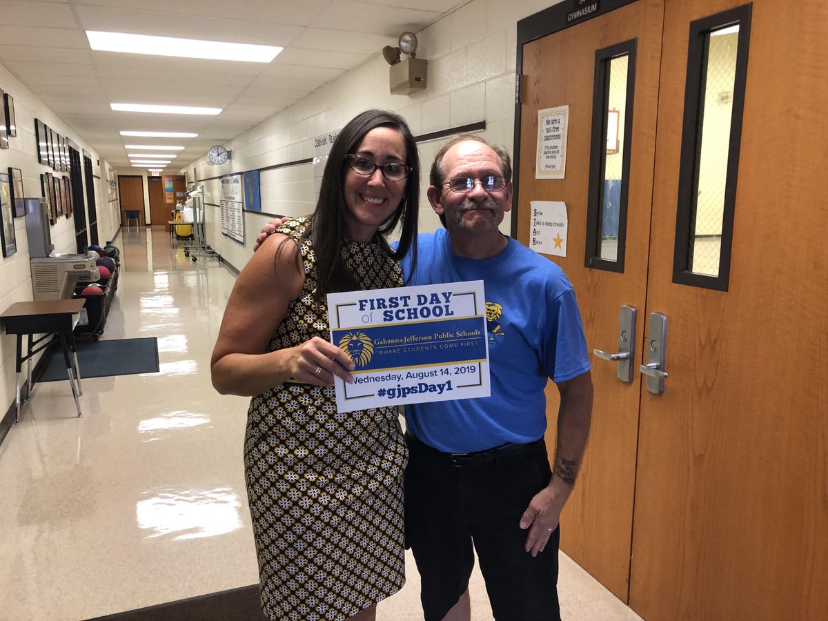 GahannaJeffersn's tweet photo. We πππ Blacklick Elementary and all the people that make it special. Welcome Back! #gjpsDay1 #WelcomeBackGJPS #theGJPSway https://t.co/M42aa5Iw0I