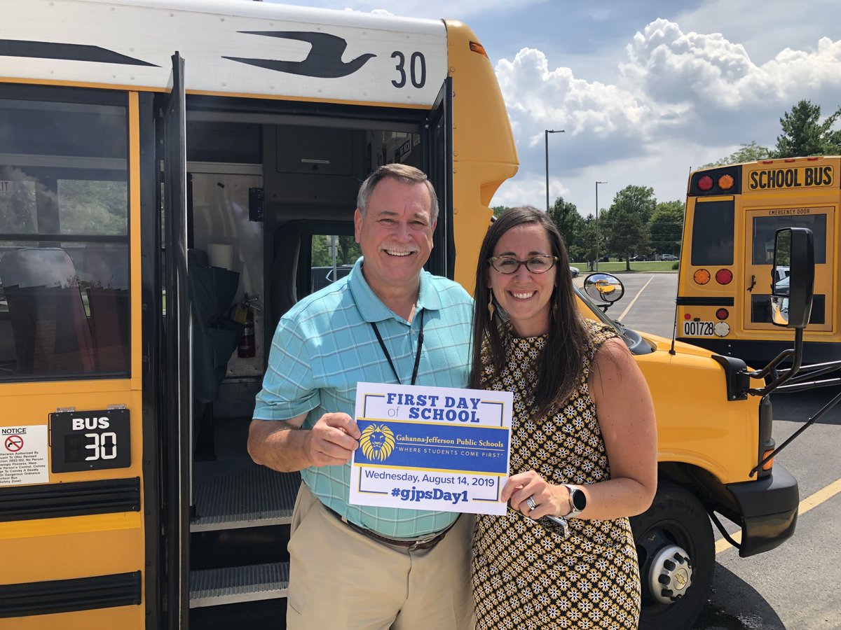 GahannaJeffersn's tweet photo. We πππ Blacklick Elementary and all the people that make it special. Welcome Back! #gjpsDay1 #WelcomeBackGJPS #theGJPSway https://t.co/M42aa5Iw0I