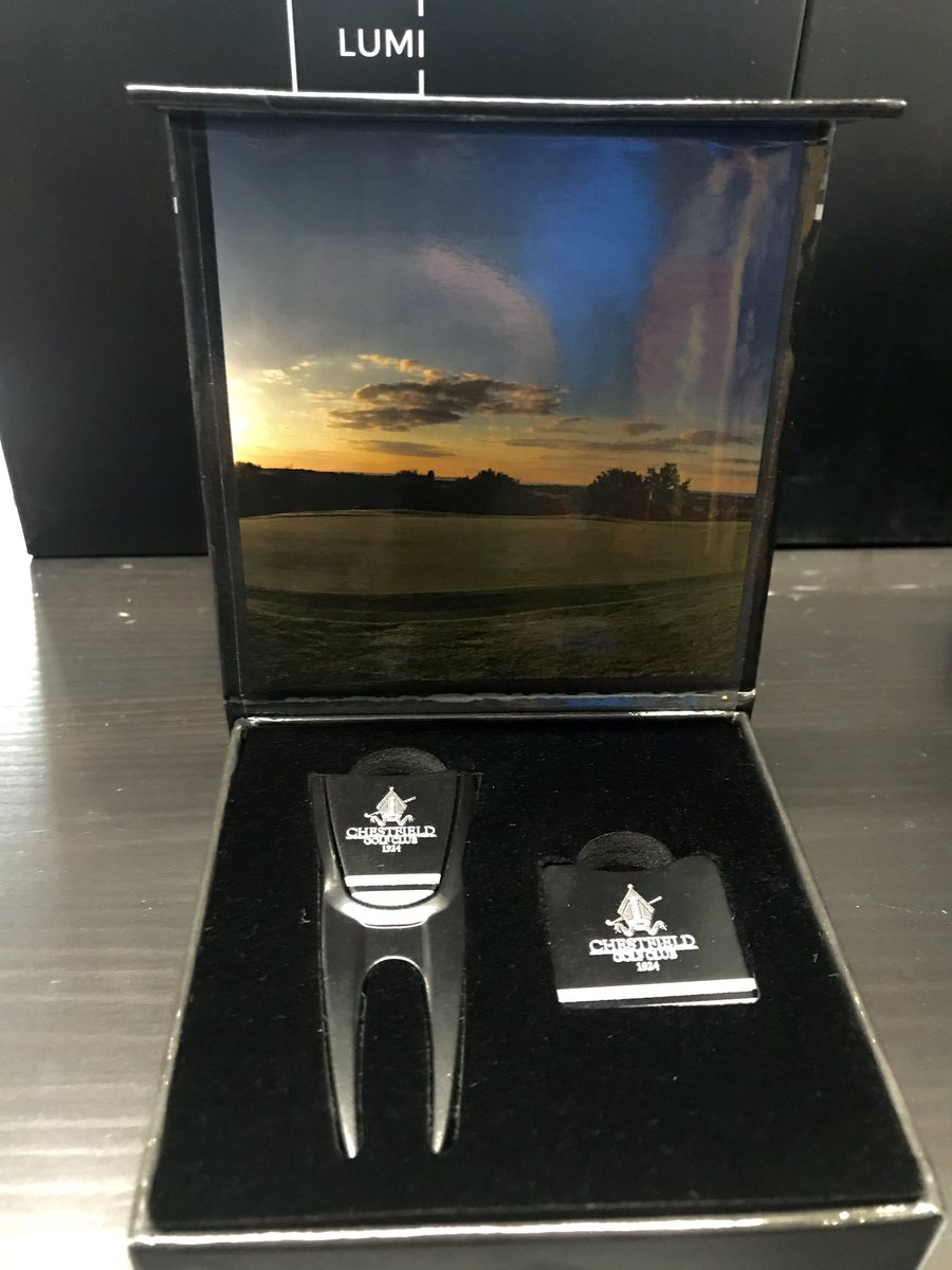 chestfieldshop's tweet photo. Looking for a gift and wanting to give something different? We now have gift boxes available in our @Chestfield_GC 1924 collection. These come with a custom pitchmarker and ball marker, and on the inside of the box a view of our 4th hole at sunset #chestfield #customgifts https://t.co/946VTCoeWz