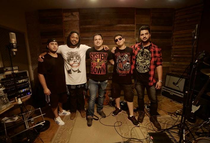 Rider: apresenta capa oficial do novo álbum “Midnight Line”
Feios Sujos e Malvados: libera música “O Feio” para audição completa no YouTube
TS5: disponibiliza vídeo ao vivo da música “Garota Você é um Perigo”
arisemetalblogzine.blogspot.com/2019/08/notici…