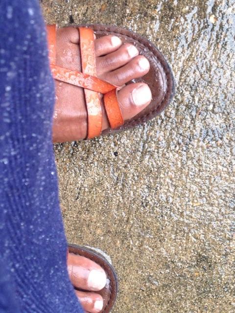 AsharGoddess's tweet photo. It's raining over here 😣 my feet got wet. I need some #paypigs and #cashcows to send me money for a new pedicure 💲💲 cashapp/venmo: GoddessAshar

#humanatm #findom #finsubs #toefetish #footfetish #goddessfeet #worship #tribute #goddess #blackgirltoes #blackgirlfeet https://t.co/gIDnrTDPbu
