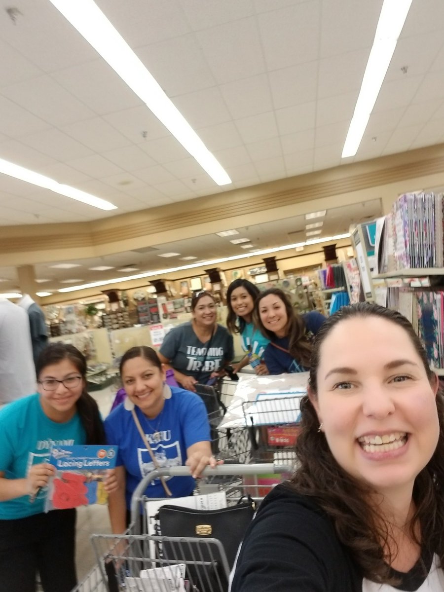 Ms_VegaM's tweet photo. Big shout out to @LockeKelly and @allysonlbell for helping our 5th grade classroom to start this year in the most MAGICAL way...Range Elementary rocks!!!
#rangeridernation #northsidepride https://t.co/qG9l0GiY2m