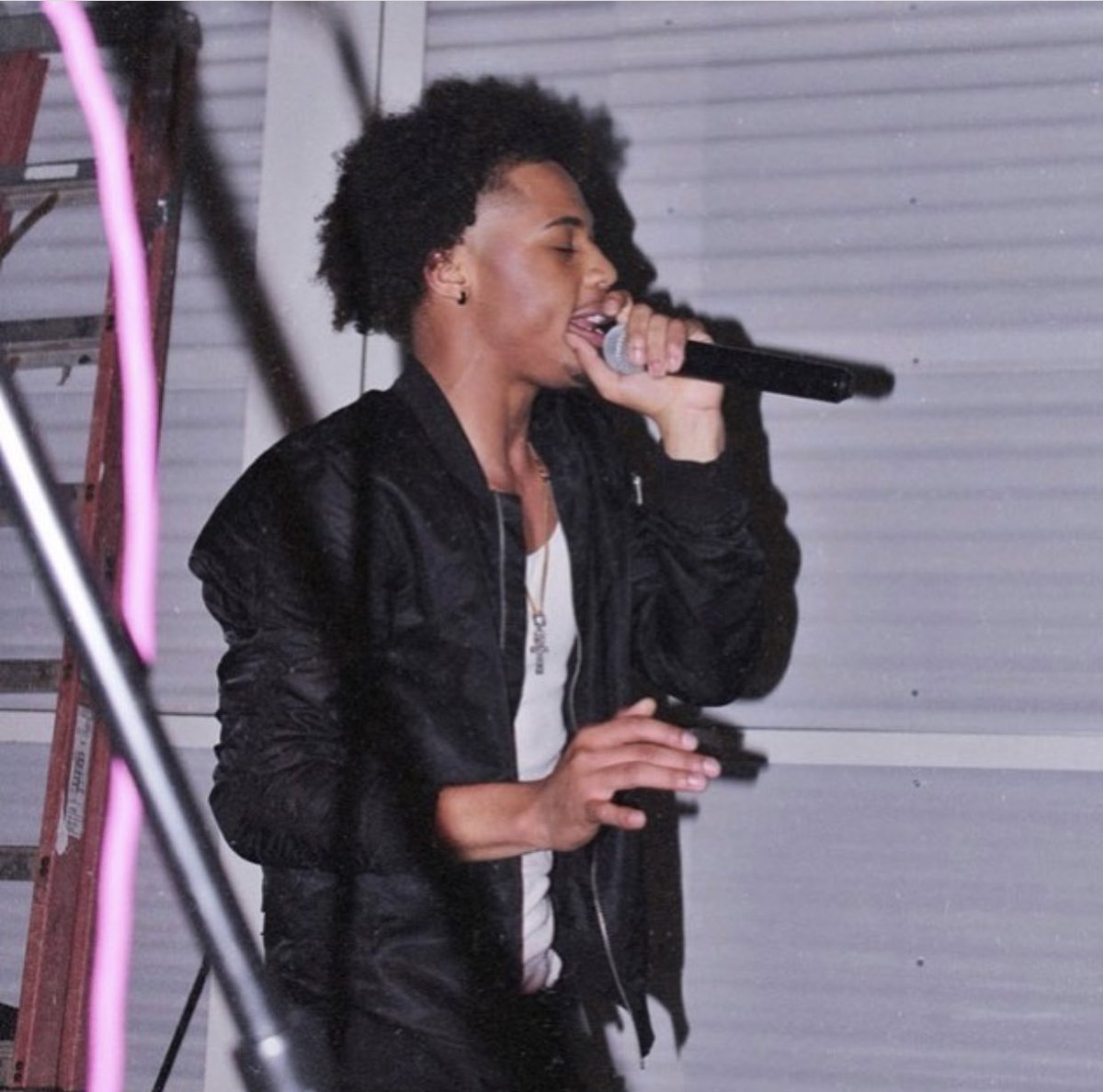 _MNnice's tweet photo. https://t.co/S0oiN25BtI

https://t.co/ZOcxPtBmgz

Dandre Demps started to rap when he was in eighth grade. He officially started a year ago. He also started drumming when he was four years old. “Life is an inspiration itself” he said. https://t.co/SqyrKW9JYw