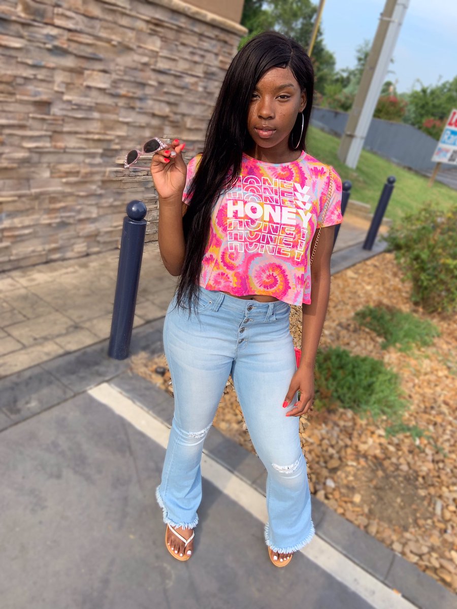 Tjones1st's tweet photo. Parental Advisory....πππ₯΅ππ½ππ½
#ThaRealZy #MYLASTFIRSTDAY #C/O20 https://t.co/dH51sXRrvB
