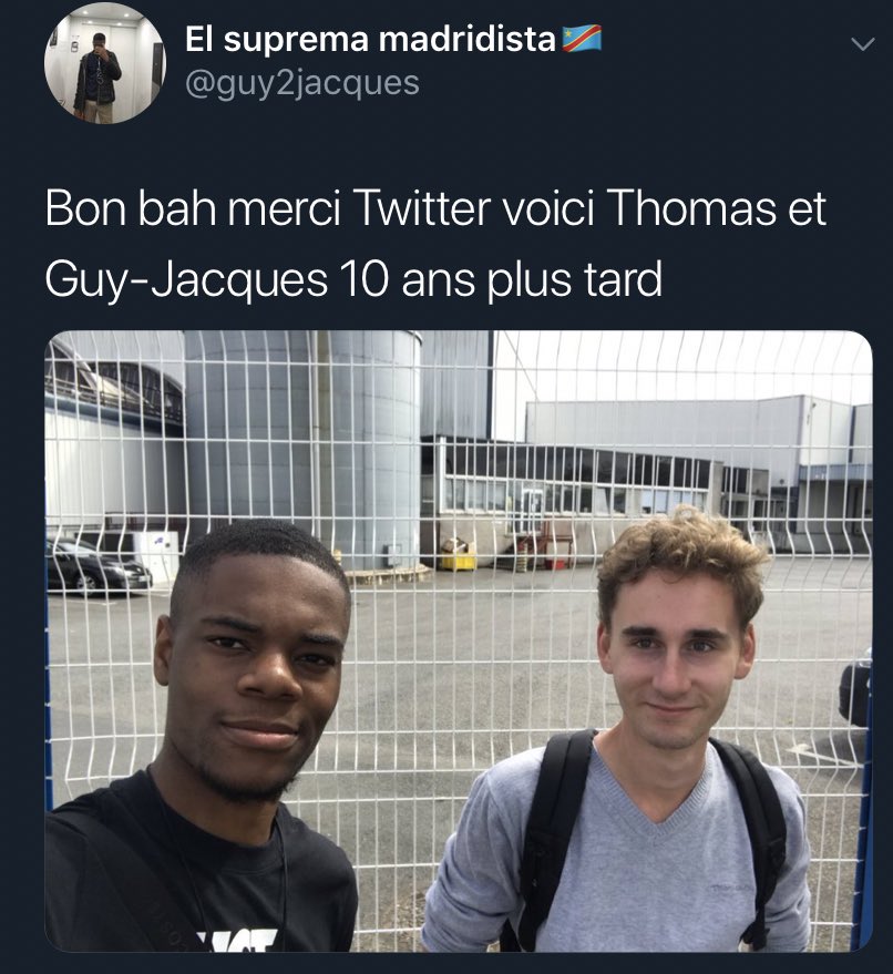 TopDesTwittos's tweet photo. Pendant ce temps sur Twitter https://t.co/rQ9Sr3lBoY
