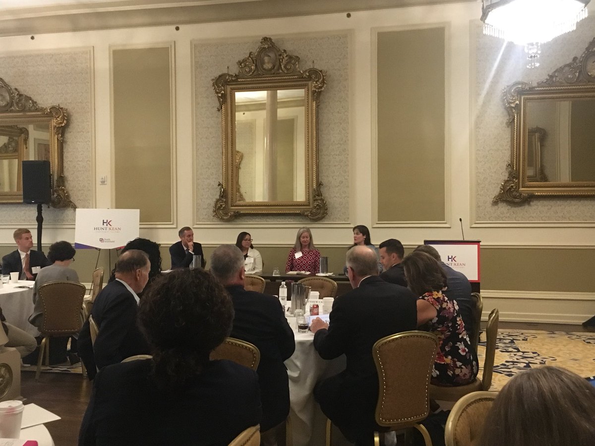 jsiddiqi7's tweet photo. Great dialogue around #TeacherReforms. Thank you to @JamieWoodson, @k_huff1, @HanseulKang & @McQueenCandice for sharing your experiences in #Tennessee. #HKFellows https://t.co/nEsIvMKWIz