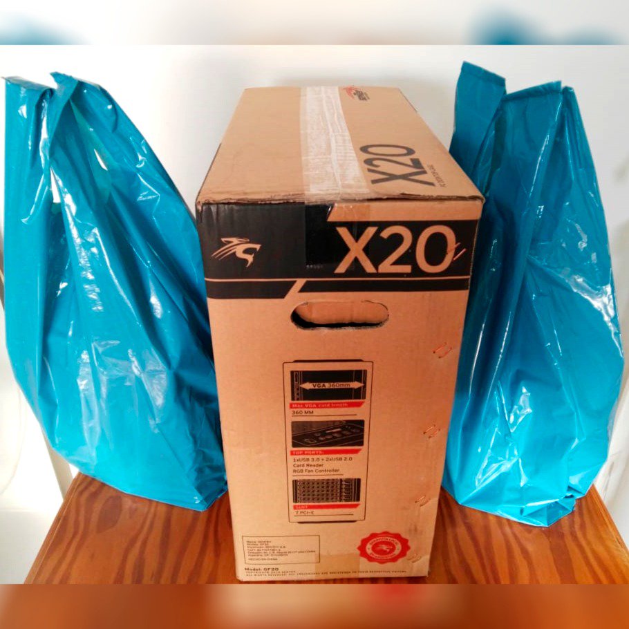 FrainhardC's tweet photo. PC Gamer recién armada. Lista para que la vengan a retirar 💪😍

#pcgamer #hardware #amd #ryzen #pc #gamer #sapphire #gigabyte #westerndigital #fortnite #diadelniño #agosto #tecnologia #informatica https://t.co/50terExtAS
