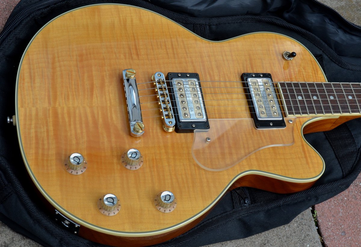 tonetweeter's tweet photo. Dearmond M72 Electric Guitar . Superb Korean built instrument which is fitted as standard with USA dearmond pickups - Excellent Condition £400 #dearmond #bluesbird https://t.co/9wM9ApufpR