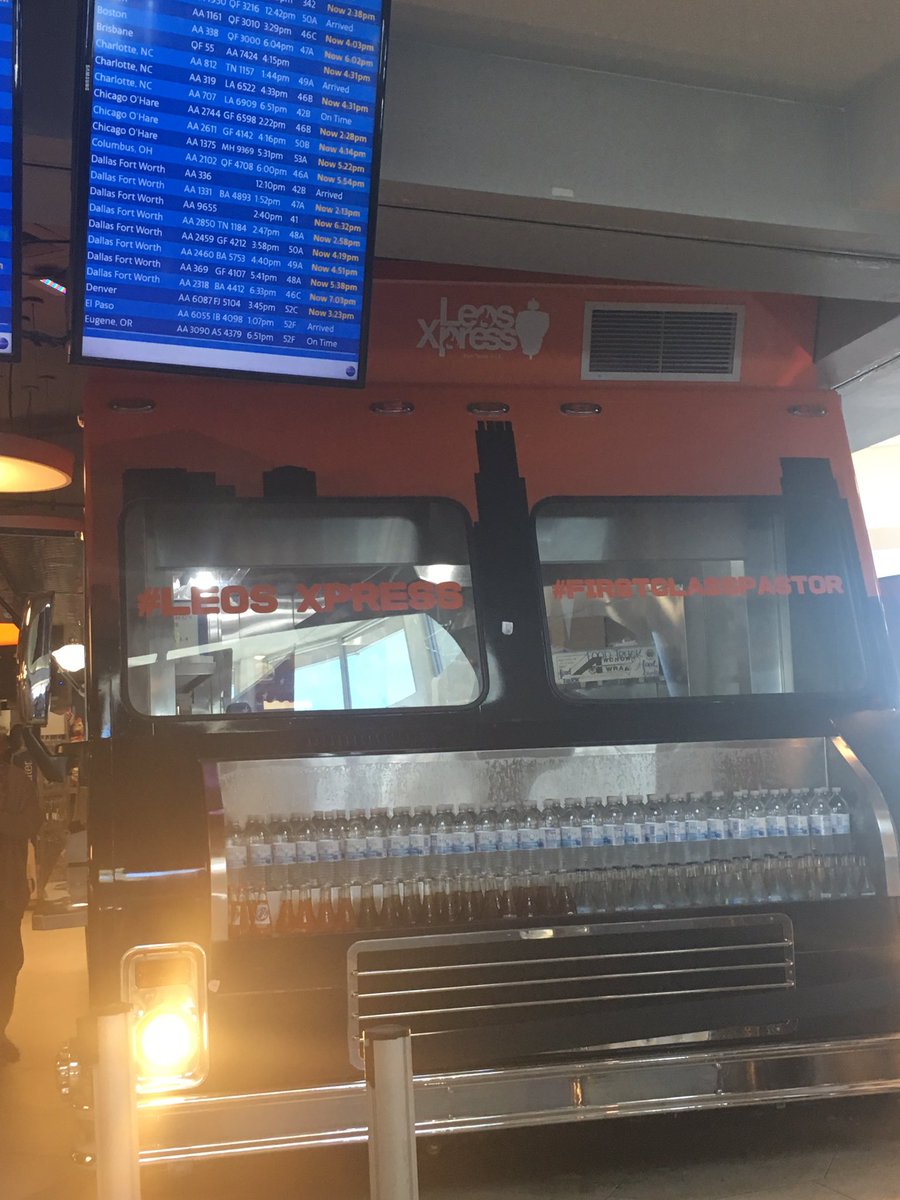 eggrollohr's tweet photo. Super bummed every time I see this truck and know that it should be @kogibbq  @ChefRoyChoi ... https://t.co/aVYYK2jyeR