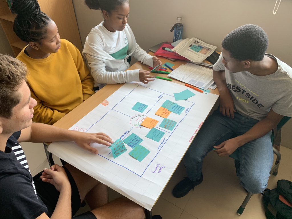 Gavin_Smith1986's tweet photo. Students need to stop looking at TOK, EE and CAS as separate components and start seeing them as a united core. The first step we took was to introduce Year 12 to action research and MISO as a Core Team. Big props to @Shei_Asc for making the dream work! #lislearns #ibdp #IBCore https://t.co/YdFe5DcQT6