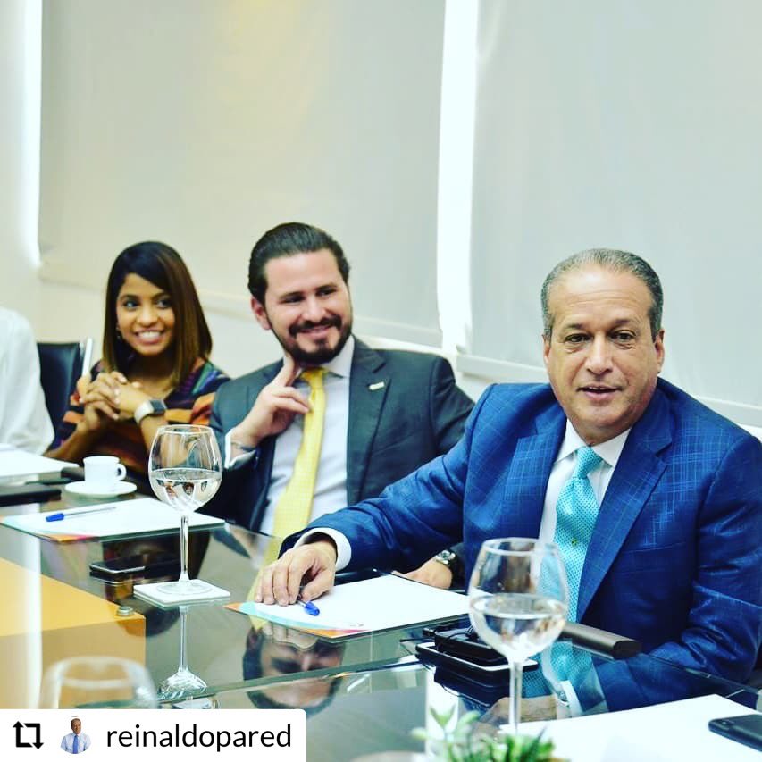 s_sangre_nueva's tweet photo. Encuentro con la Directiva de la Asociación Nacional de Jóvenes Empresarios #SangreNueva #ReinaldoPresidente2020 https://t.co/uluZkXXOOO