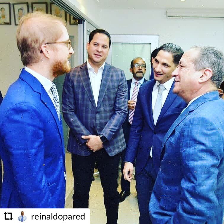 s_sangre_nueva's tweet photo. Encuentro con la Directiva de la Asociación Nacional de Jóvenes Empresarios #SangreNueva #ReinaldoPresidente2020 https://t.co/uluZkXXOOO
