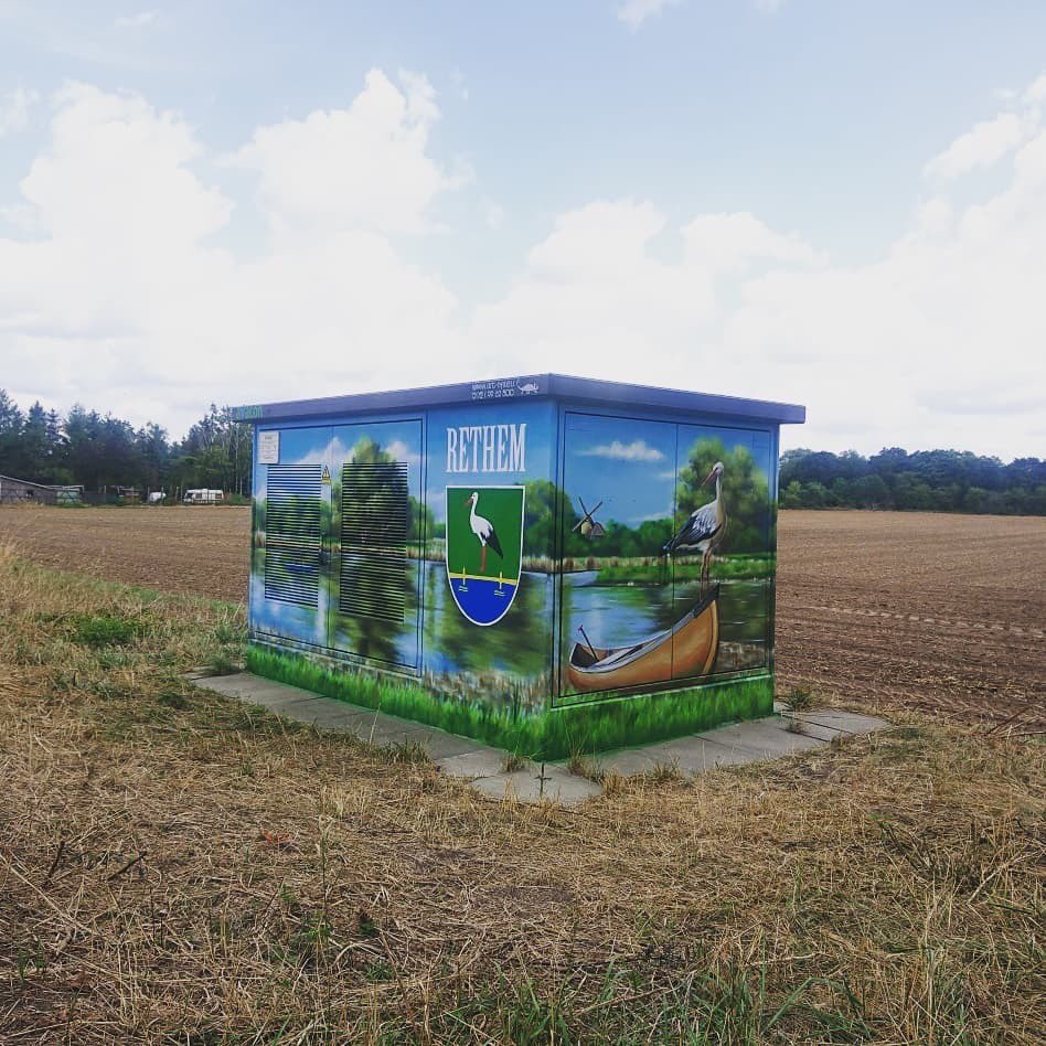CoraLandshuter's tweet photo. Den letzten Ferientag genießen in #Rethem #Aller #Heidekreis #Trafokunst https://t.co/7KYr7ogn2O