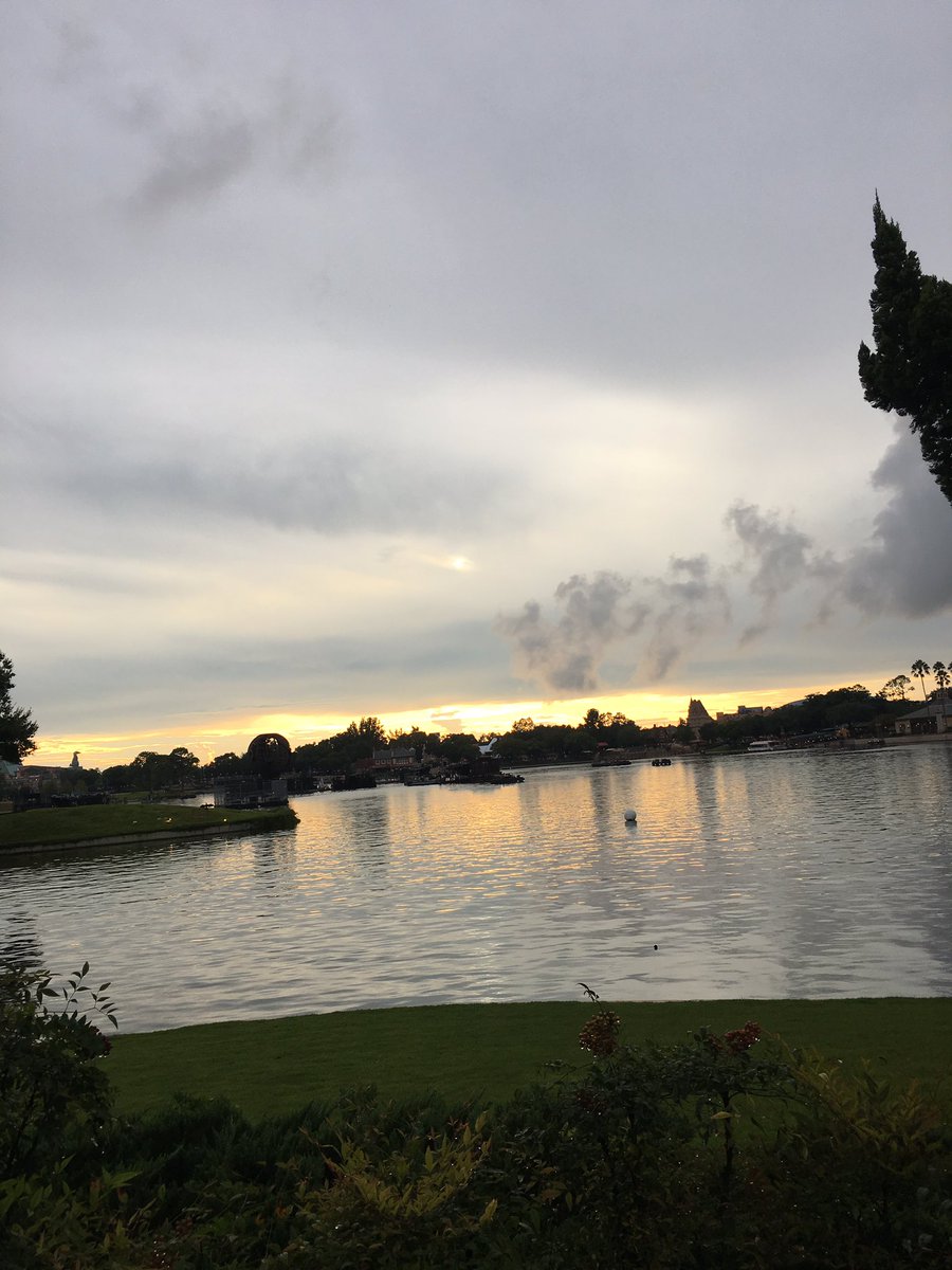 m7mbrooks's tweet photo. Rain doesn’t stop MET! #METFORUM https://t.co/YE35vXJNsM