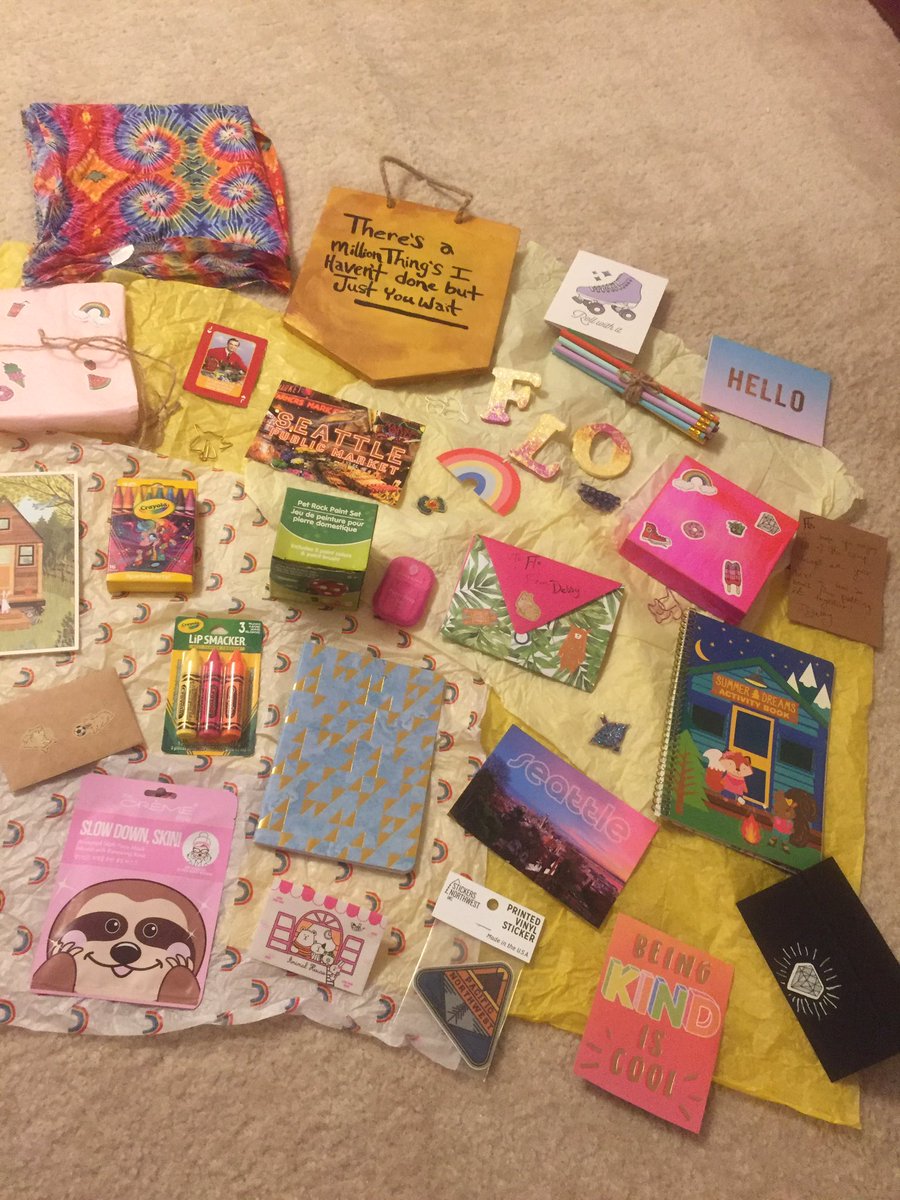 FloeticFlo's tweet photo. Yes, more pictures of my camp package from @DebtheArtNerd because I took like 85. I love all the little details! @IGGPPCamp @geekgirlpenpals @iggleswaps #iggle #iggleswaps #iggppcamp https://t.co/PyTZs6SVJS