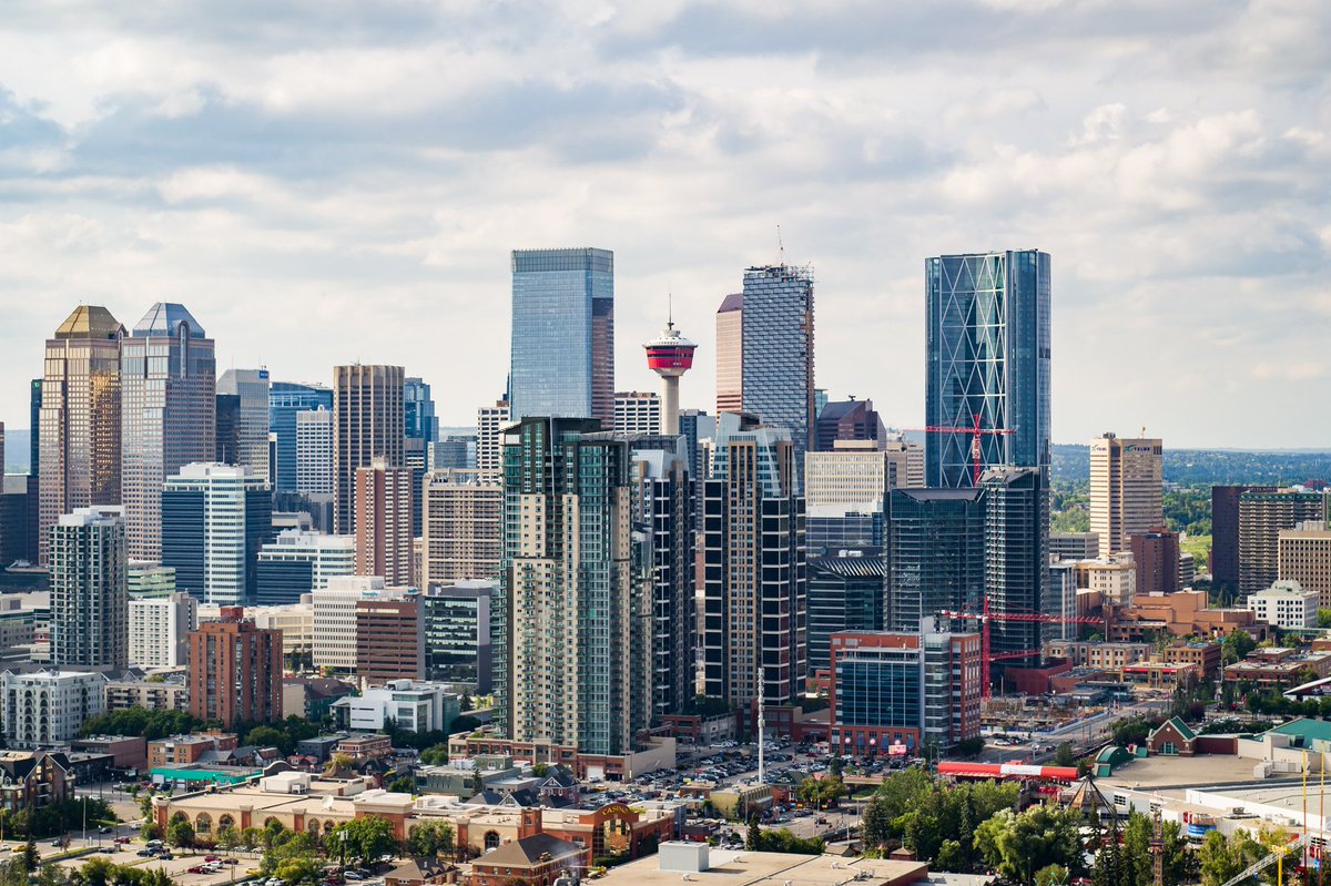 askYellowhouse's tweet photo. We ❤️this city!
#YYC #YYCdrones https://t.co/VLskoDROxj