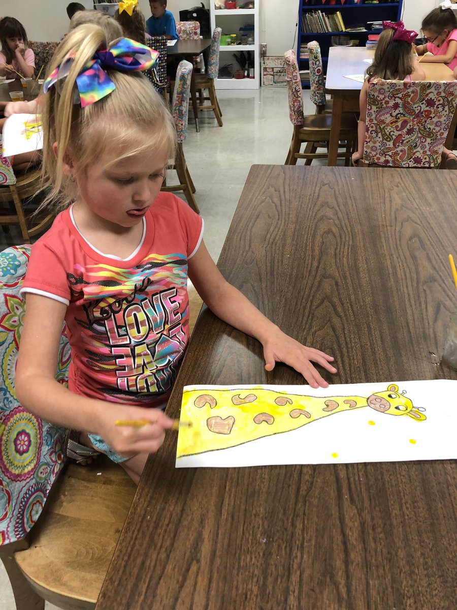 MESBlueDevilArt's tweet photo. Having a busy week...2nd working on frog faces, 1st painting giraffes, and K breaking out the markers for the first time! @MESBlueDevils @heatherwheat3 @aprilcasey23 @UtaPatterson @fcsarts #WeAreModel artists! https://t.co/w7ApszVlZj