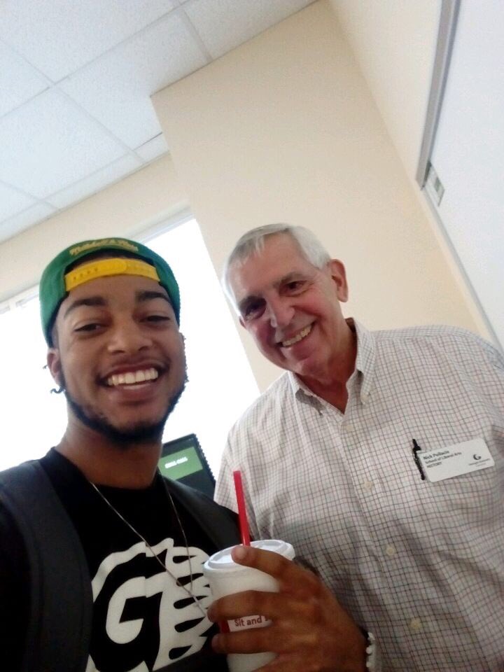 GGC_Baseball's tweet photo. More pics from the Wednesday installment of our new program tradition:
⚾️ GGC Baseball - Pics w/ Profs 📸
First day of class = Get to know our teachers & snap a pic!
Start building relationships & accountability inside the classroom! https://t.co/Ny3TXupsr4