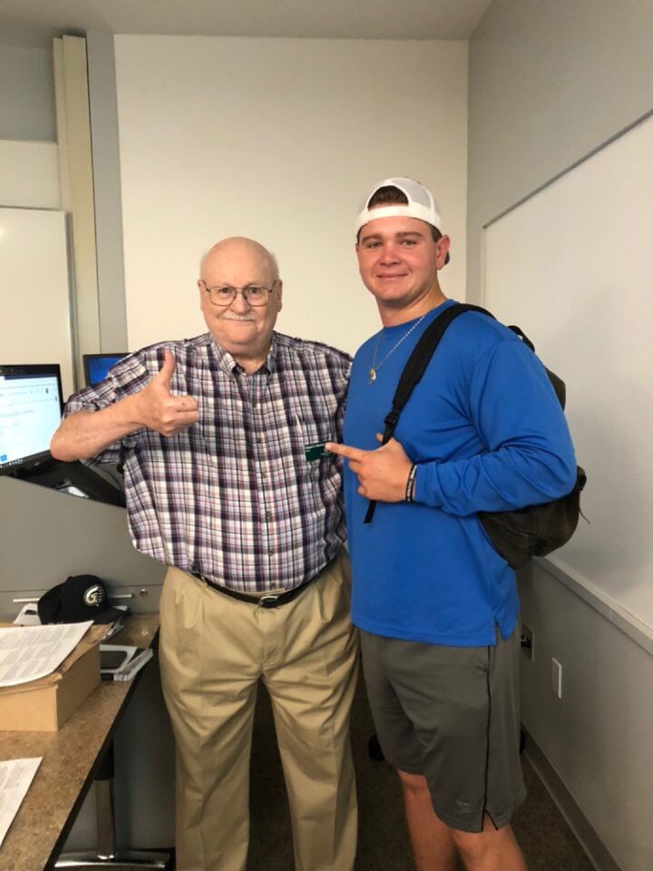 GGC_Baseball's tweet photo. More pics from the Wednesday installment of our new program tradition:
⚾️ GGC Baseball - Pics w/ Profs 📸
First day of class = Get to know our teachers & snap a pic!
Start building relationships & accountability inside the classroom! https://t.co/Ny3TXupsr4