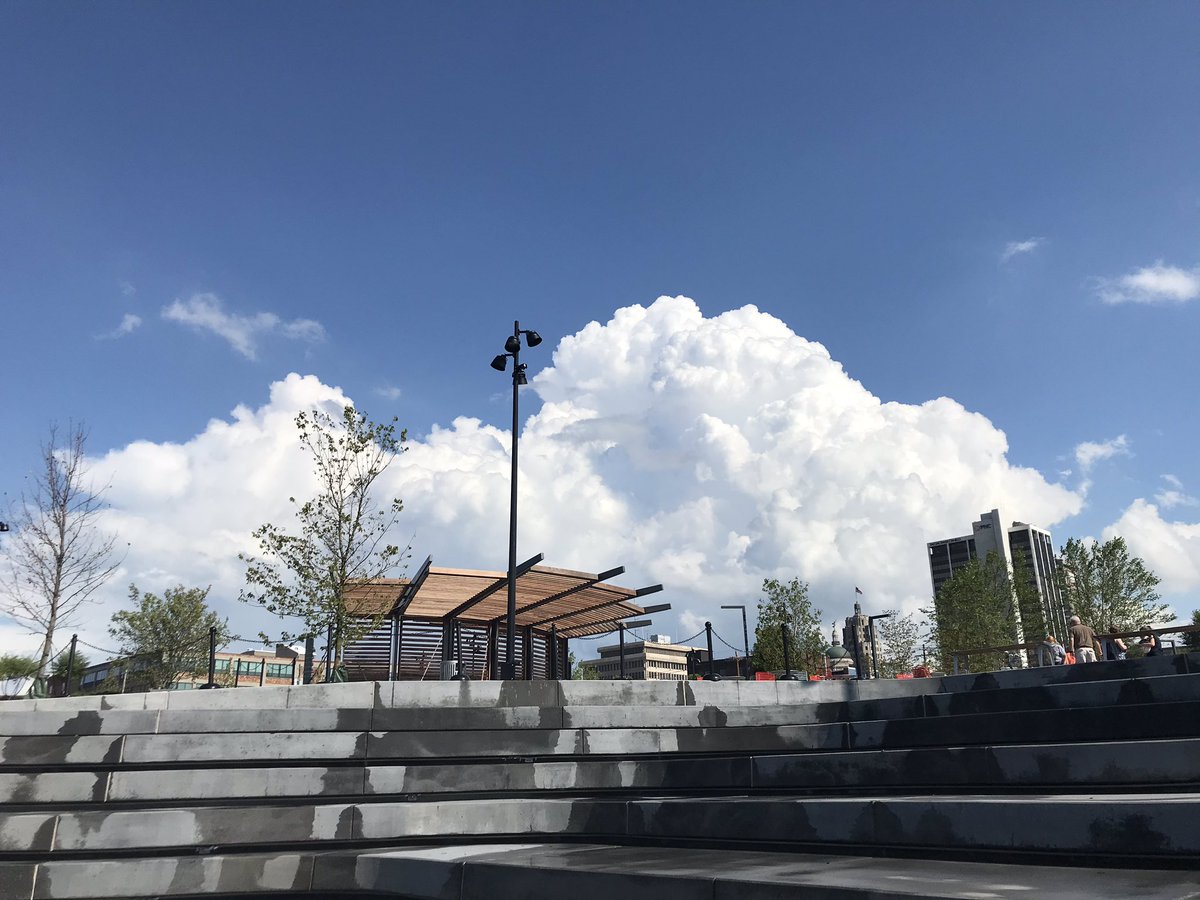 wxstrus's tweet photo. Another shot from #promenadefw @NWSIWX #inwx https://t.co/QJer8pv1Of