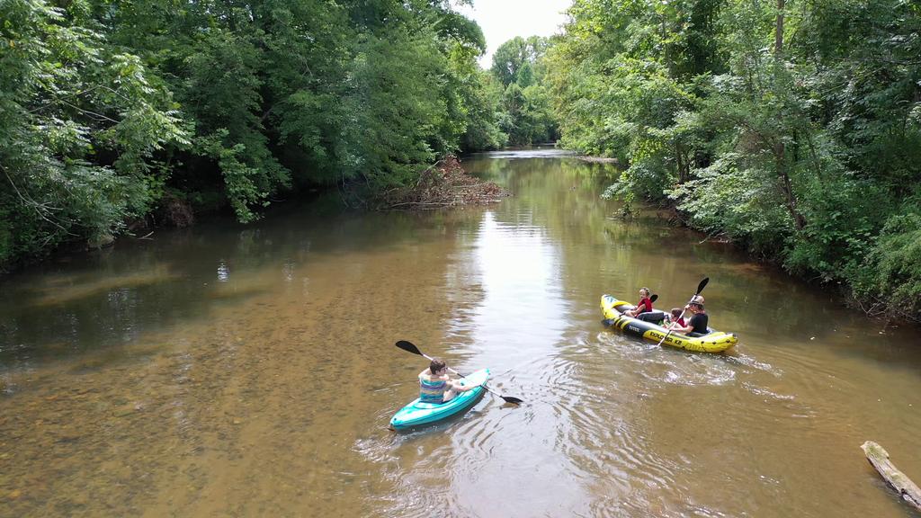 EstatesVirginia's tweet photo. Planning your weekend yet? How does a morning on the river sound? Does touring a property with hiking boots, a kayak and your fishing pole seem like your kind of thing?

#berryhill #playoutdoorsnow #linkinprofile #nature #rockfishriver #getyourbuildon https://t.co/gjqr4MF68u