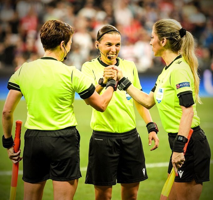 TheWomensOrg's tweet photo. Tonight Michelle O'Neill, Stephanie Frappart, Manuela Nicolosi made history by becoming the FIRST female referees to take charge of a major men’s UEFA match in the Super Cup Final.

History makers 🙏⚽️ https://t.co/cmrfvZyJKK