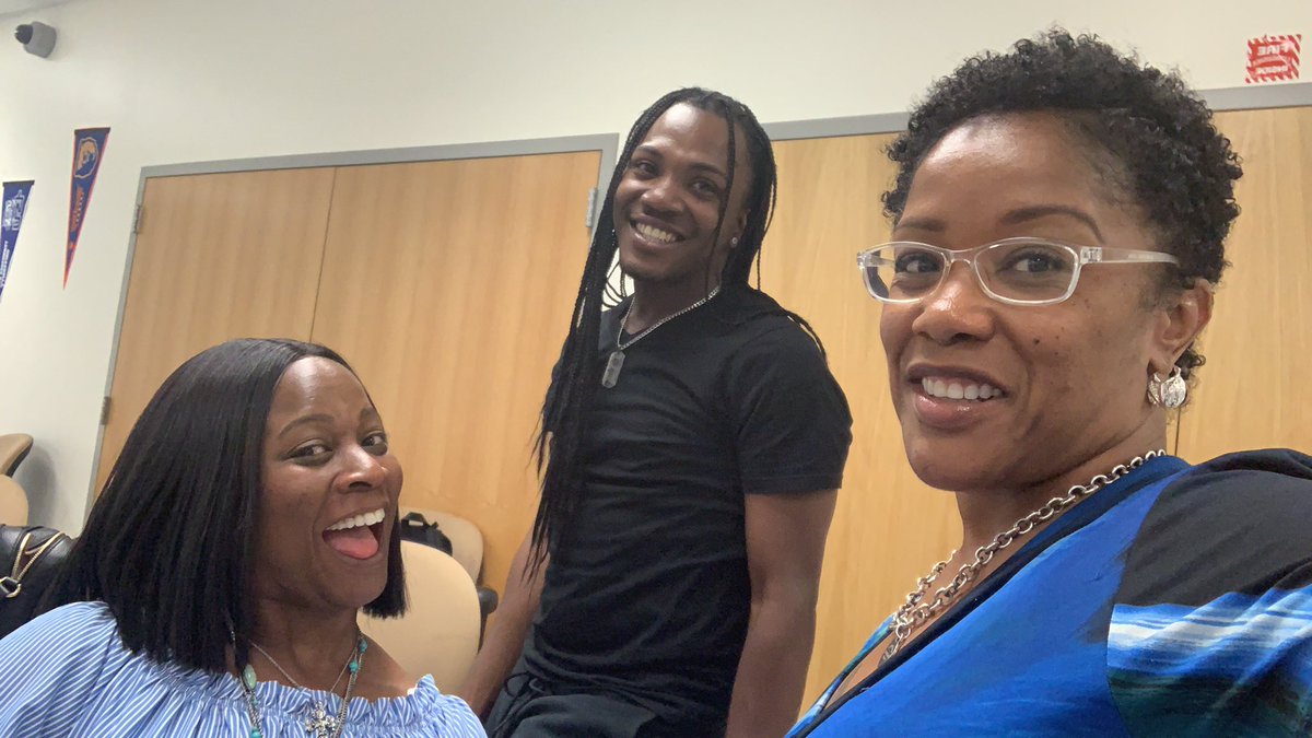 LynneJones97's tweet photo. #FPCSTP is still at work moving #FriendshipFWD19!!! https://t.co/NbmIGQf70t