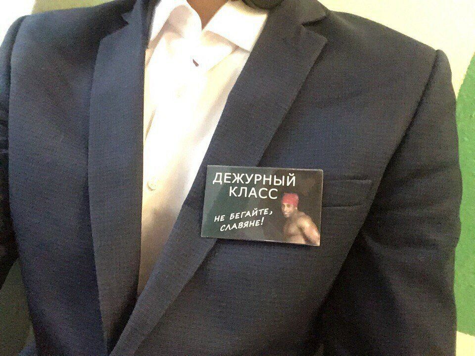 EB9f95bWwAEdorG?format=jpg&name=medium