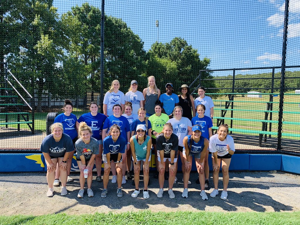 EOSC_Softball's tweet photo. The team is here & the field is ready. First official practice is tomorrow! #firstteampic #eoscsoftball #scoladies https://t.co/tNJJyagAap