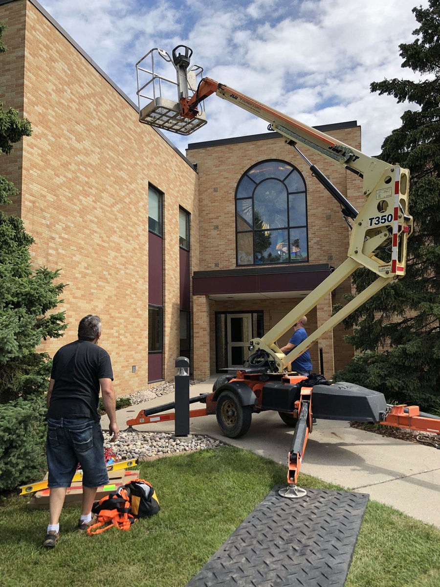 AdSharkJack's tweet photo. Super fun to work with the alma mater on getting their new branding on the Welcome Center! Thanks, @Concordia_MN for trusting @OfficeSigns to handle the work!

#RollCobbs https://t.co/z2zbfjQfFs
