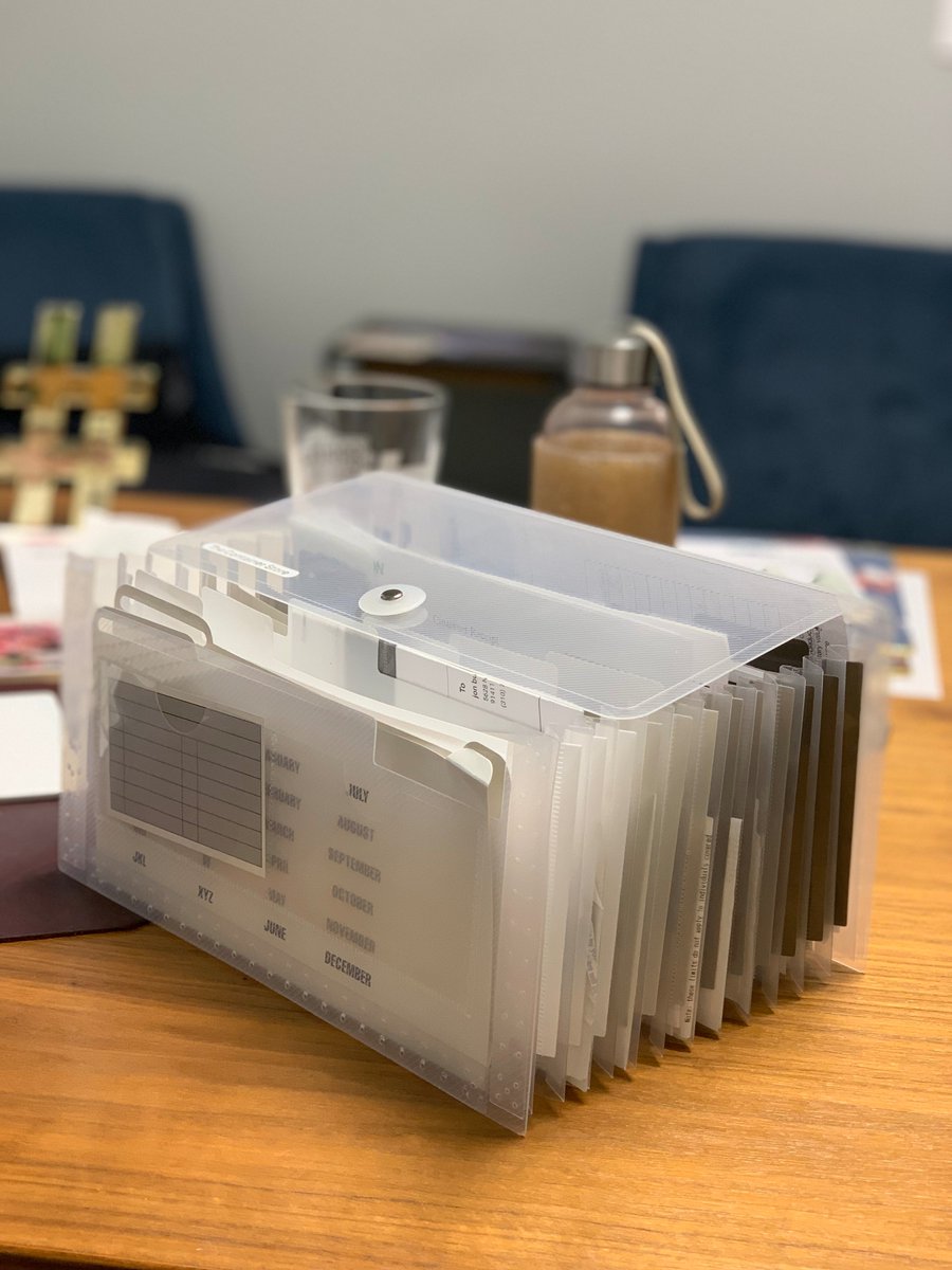 caroliiinejones's tweet image. Ladies, if he:
- is transparent
- is organized
- is flexible and durable
- knows how to compartmentalize
- helps you keep track of your expenses and taxes

He's not your man. He's a Grey 13-Pocket Accordion Expanding Receipt &amp;amp; Coupon Organizer from The @ContainerStore.