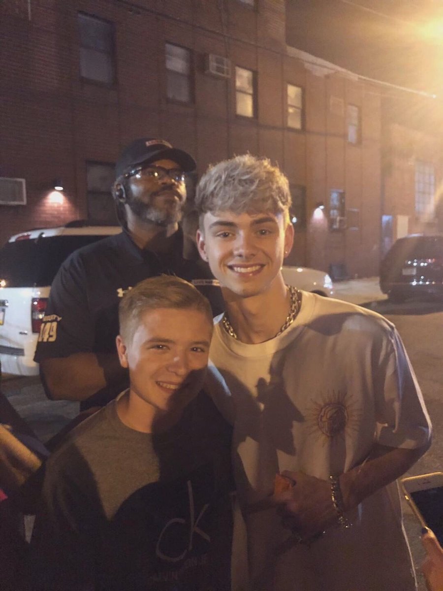 zacharybesson2's tweet photo. @corbynbesson means the world to me . His passion, charisma , and his drive is what makes him so unique . I have never seen an artist more devoted to music than he is ❤️❤️ #alltheloveforcorbyn #smilesforcorbyn https://t.co/f988ITO2li