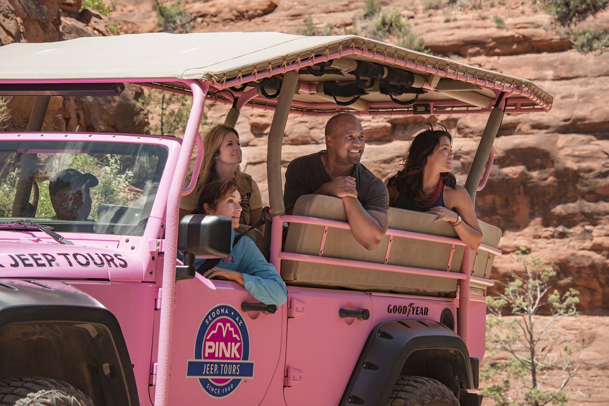 TakeTours's tweet photo. If you find yourself in the Sedona area, don't forget to visit the Broken Arrow Trail. Take a guided tour on a Pink Jeep with complimentary hotel pick up and drop off. 👍🏜️😍
Video -> https://t.co/sWasr2N7QA
Book a tour --> https://t.co/iJnUJwqVQB
.
.
#Sedona #Arizona #Travel https://t.co/dHNkBtbuok