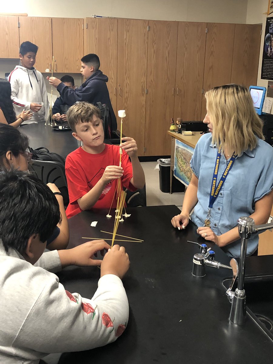Rinkerscience's tweet photo. #marshmallowchallenge 
It took some students a little longer, but communication and collaboration paid off! Highest of the day was 28.5” (72 cm) https://t.co/IOmwUEJjI7