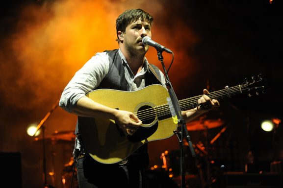 ListenUp's tweet image. @MumfordandSons is playing an intimate, "unplugged" acoustic set at @twistDenver this afternoon for 150 people dpo.st/2H23Gh9
#ListenUpav #TwistandShoutRecords #DenverMusic #DenverLocal #VisitDenver #DowntownDenver #DenverConcerts