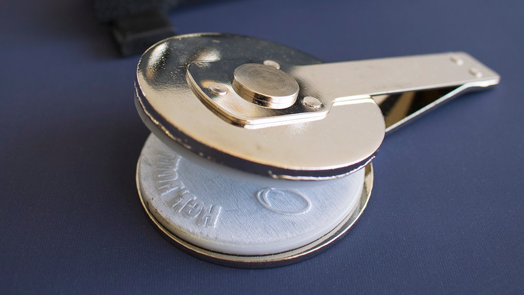 AllRubberStamps's tweet photo. We love #embossers for so many reasons, but one of our favorite features is that they are interchangeable! Simply unhook the die clip from the embosser & switch it out with another design! Shop embossers & embosser die clips now: https://t.co/KotUwm1JTo https://t.co/qctrk5ILEk