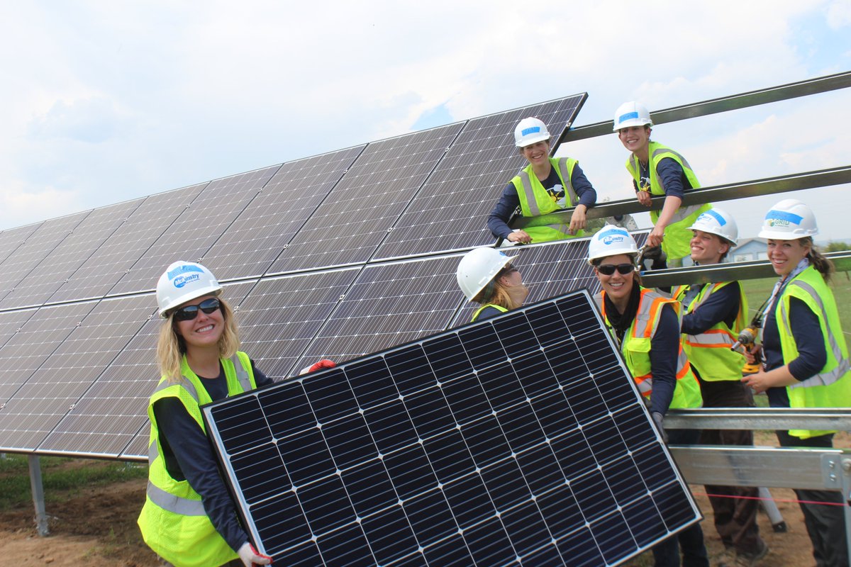 GRID's tweet photo. If you've volunteered with us before, you've heard our rule - four hands to a #solar module! 😉 
These are some of our favorite pictures, demonstrating #SafetyFirst!

#SolarPhotos #SummerofSolar https://t.co/HWvhZSRHQZ