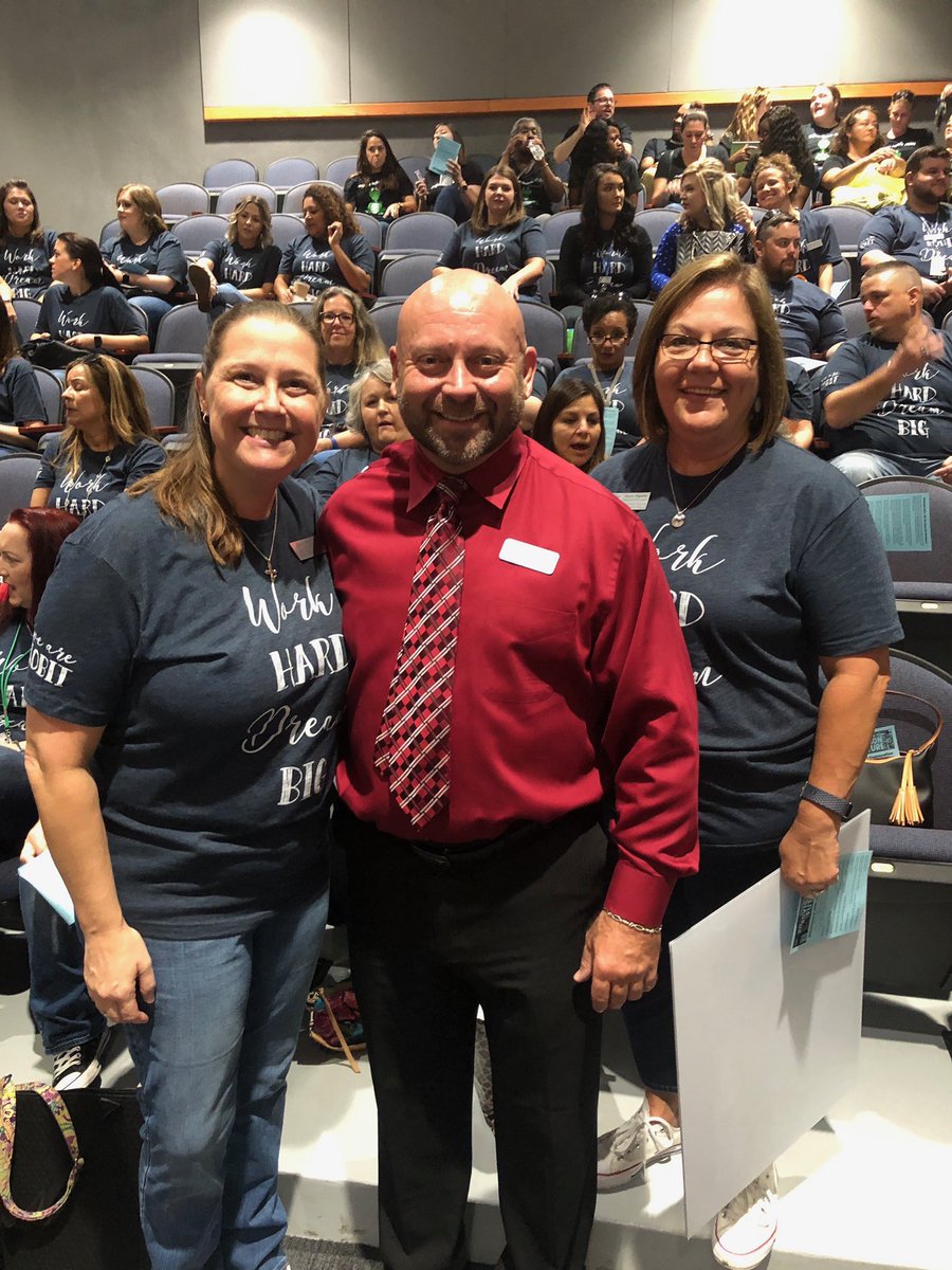 DiffDiscipline's tweet image. Another win for Restorative! 5 different cities and over 1200 educators getting to hear about the power of relationships and connections! #5Cities1Day #ComingToACityNearYou #BusDriverTraining #FoodServiceTraining #ParentTraining 
#ConnectB4Content #RestorativePractices