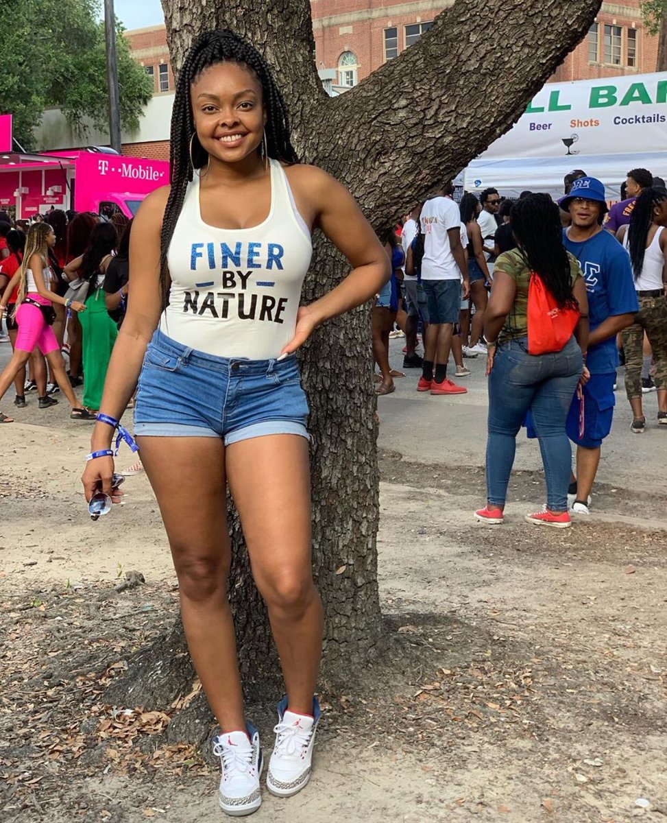 DesilusDesigns's tweet photo. #WCW goes to @sigepzetas with their feature on @watchtheyard ‼️🙏🏾 For any printing needs don’t hesitate to contact us! @txgreekpicnic
.
.
.
.
#DesilusDesigns #TGP2019 #TGP2K19 #SigEpZetas #UCF #SupportBlackBusiness #EventFlyers #PartyFlyers #Logos #Apparel #ApparelPrinting https://t.co/9GkN2GHQVS